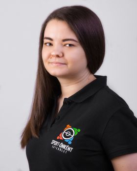 Evelin Csábi - Junior Coordinator